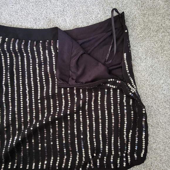 Black Angie Skirt with Sequins - Picture 5 of 6